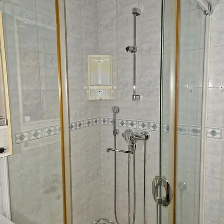 Apartament Spacious For 6